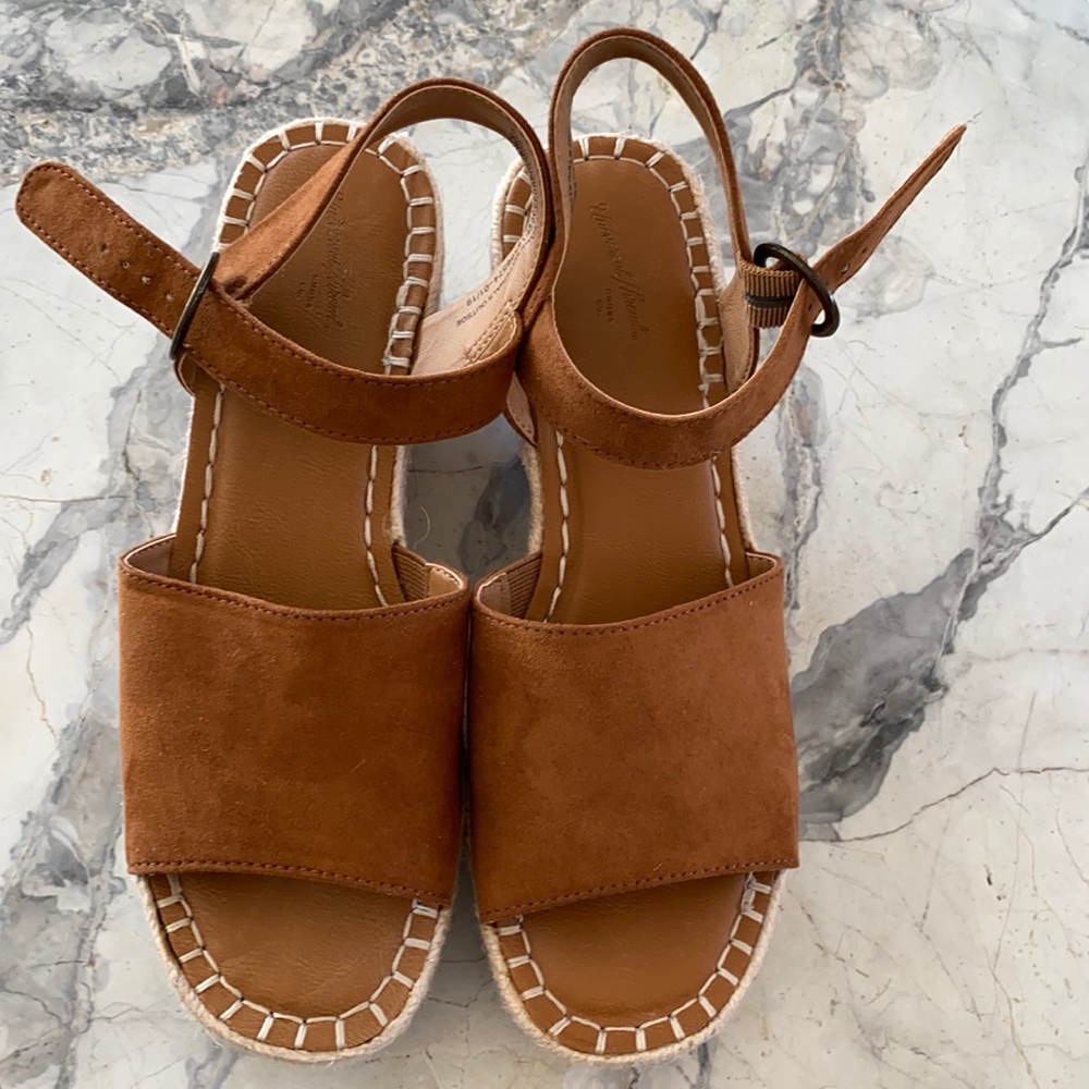 Tan/brown wedge shoes